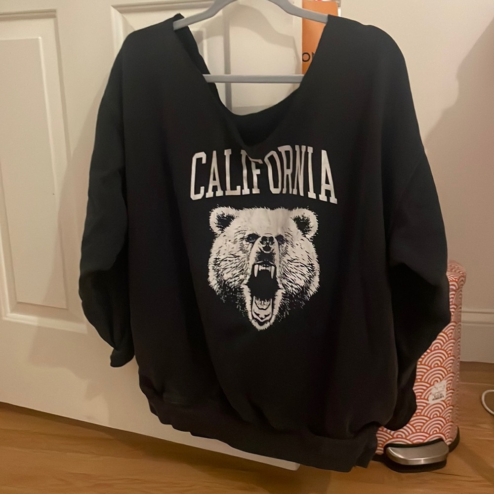 Super Cute Brandy Melville California Bear Off The Sh… Gem